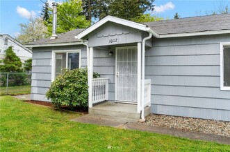 10112 Barnes Ln S in Tacoma, WA - Building Photo - Building Photo