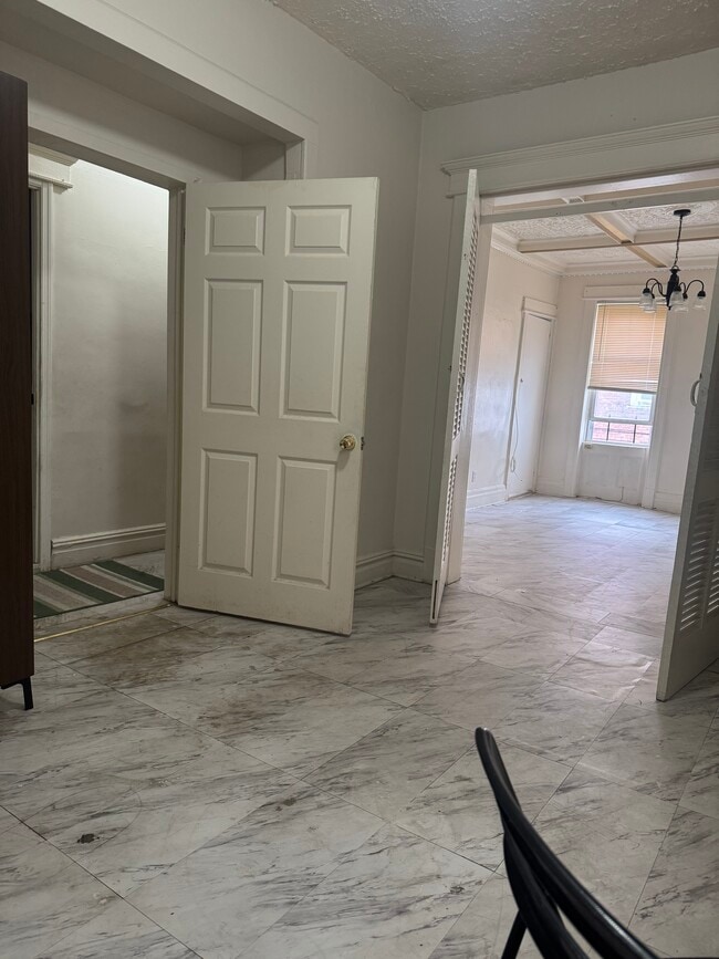 2717 Glenwood Rd, Unit 2REAR