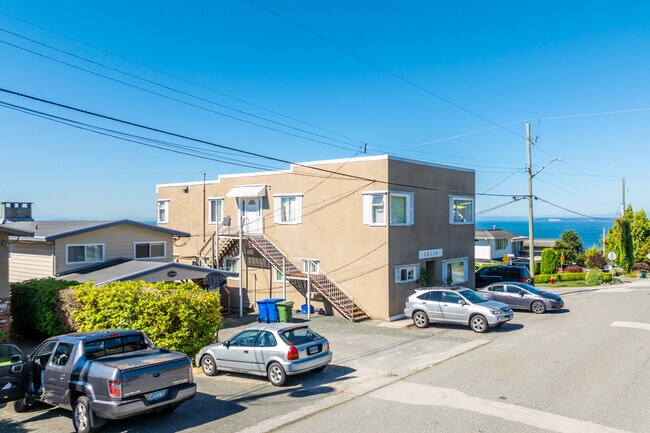 15110 Beachview Av in White Rock, BC - Building Photo - Building Photo