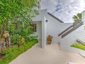 830 Bayport Way, Unit 830 in Longboat Key, FL - Building Photo - Building Photo