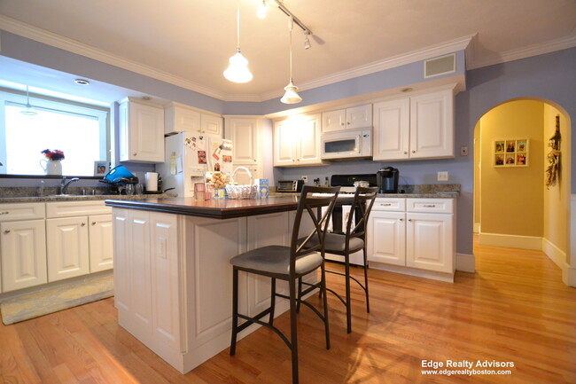 79 Surrey St, Unit 1 in Boston, MA - Building Photo - Building Photo