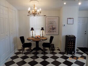 249 Loon Ln, Unit Private in Naples, FL - Foto de edificio - Building Photo