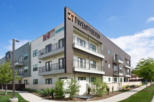27TwentySeven in Dallas, TX - Building Photo