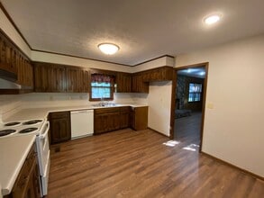 1204 8th Ave NE in Jacksonville, AL - Building Photo - Building Photo