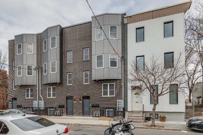 2115 Master St-Unit -A in Philadelphia, PA - Building Photo - Building Photo