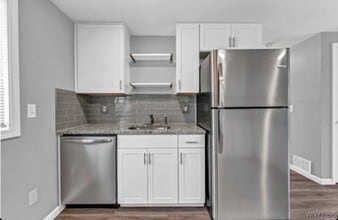 269 Broezel Ave, Unit Upper in Lancaster, NY - Foto de edificio - Building Photo