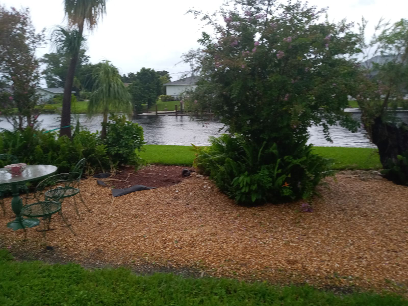 4641 SE 1st Ave in Cape Coral, FL - Foto de edificio