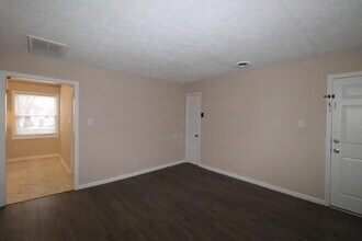 310 E Edgewood Dr in Nicholasville, KY - Building Photo - Building Photo