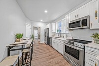 137 E Miner St, Unit 3 - 6