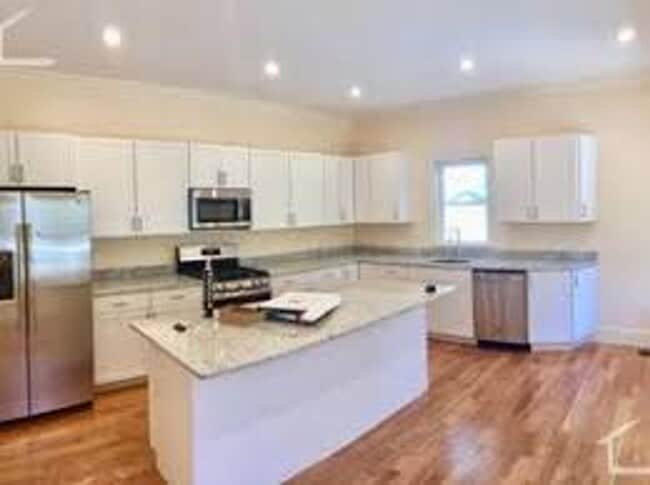 property at 118 Tremont St