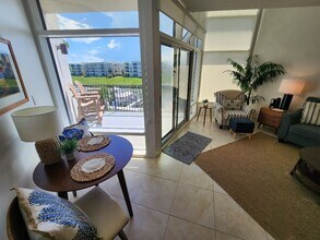 520 S Peninsula Ave in New Smyrna Beach, FL - Building Photo - Building Photo