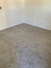 150 E Back St in Hecker, IL - Foto de edificio - Building Photo