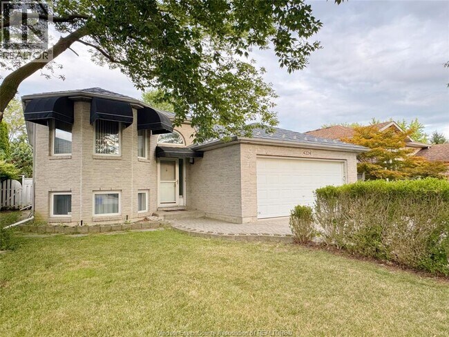 4224 Northwood Lakes Dr in Windsor, ON - Building Photo - Building Photo