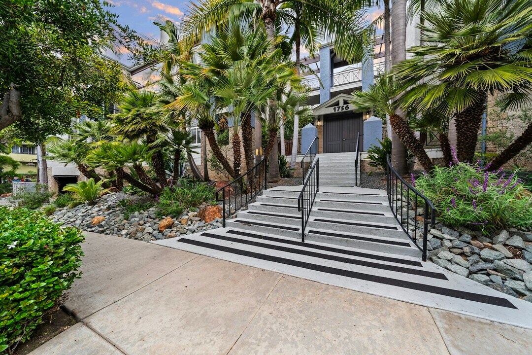 1756 Essex St in San Diego, CA - Building Photo