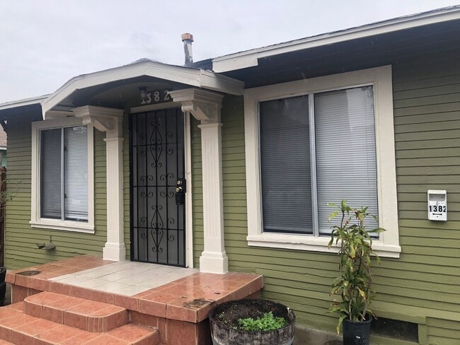 property at 1382-1382 Gaviota Ave