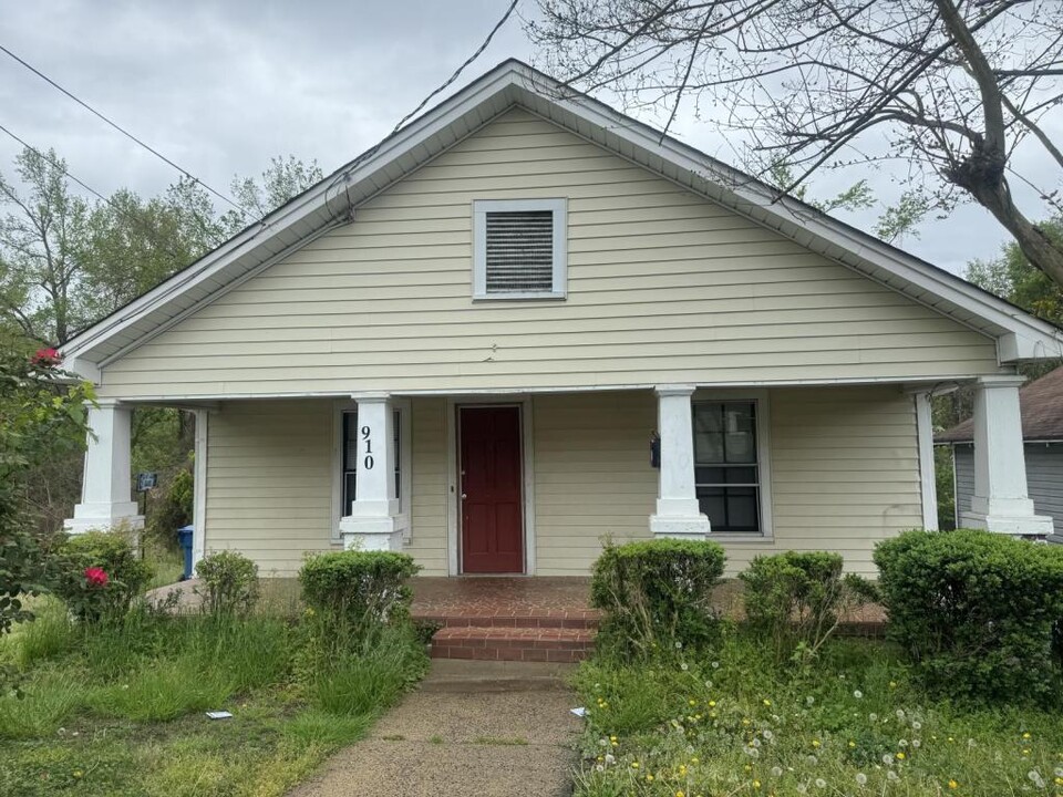 910 Juniper St in Durham, NC - Foto de edificio