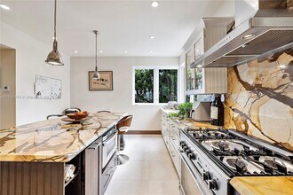 7141 E Lago Dr in Coral Gables, FL - Building Photo - Building Photo