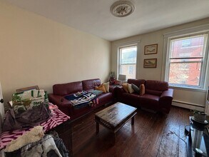 8 Grove St in Boston, MA - Foto de edificio - Building Photo