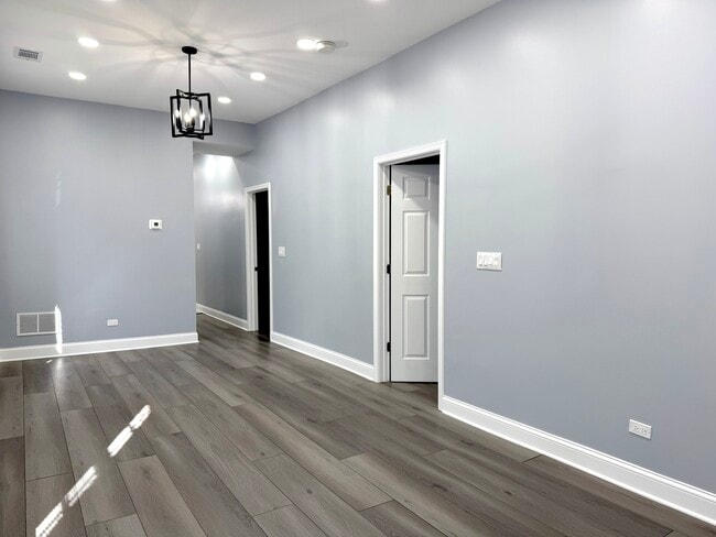 1341 N Ashland Ave in Chicago, IL - Building Photo - Building Photo