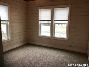 506 S Goodrich St in Seguin, TX - Building Photo - Building Photo