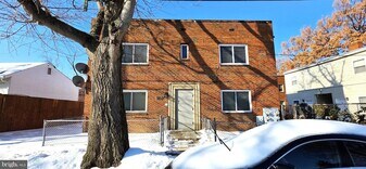 3207 11th Pl SE, Unit 2 in Washington, DC - Building Photo