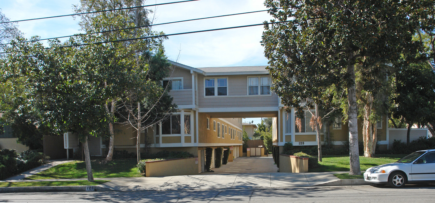 131 N Craig Ave in Pasadena, CA - Building Photo