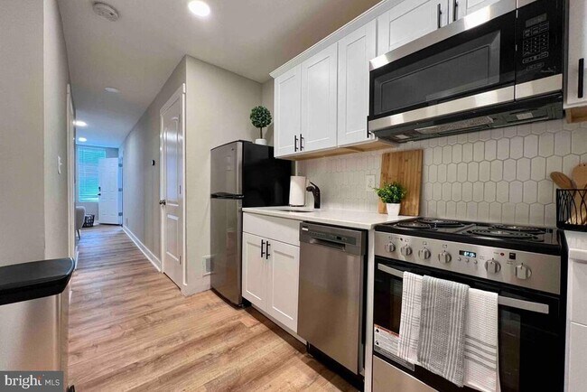 215 W 6th St-Unit -1 in Wilmington, DE - Foto de edificio - Building Photo