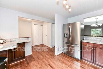 5836 Jackson Oak Ct in Burke, VA - Building Photo - Building Photo