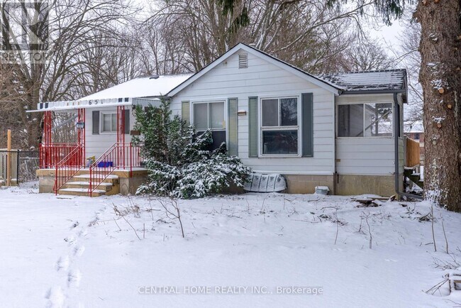 651 16th Ave in Richmond Hill, ON - Building Photo - Building Photo