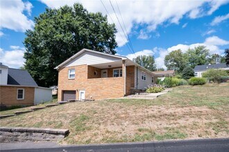 8 Cedar Ave in Aliquippa, PA - Building Photo - Building Photo