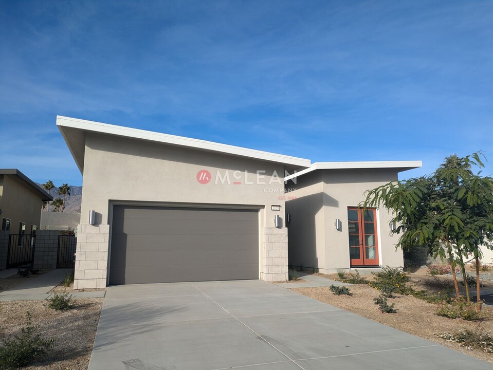 1659 Candela Ct in Palm Springs, CA - Building Photo