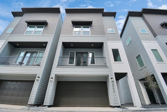 3024 Live Oak St in Houston, TX - Building Photo - Building Photo