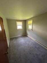 8 Nelco Ave in Dudley, MA - Building Photo - Building Photo