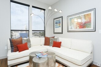 1300 Montrose Blvd in Houston, TX - Building Photo - Building Photo