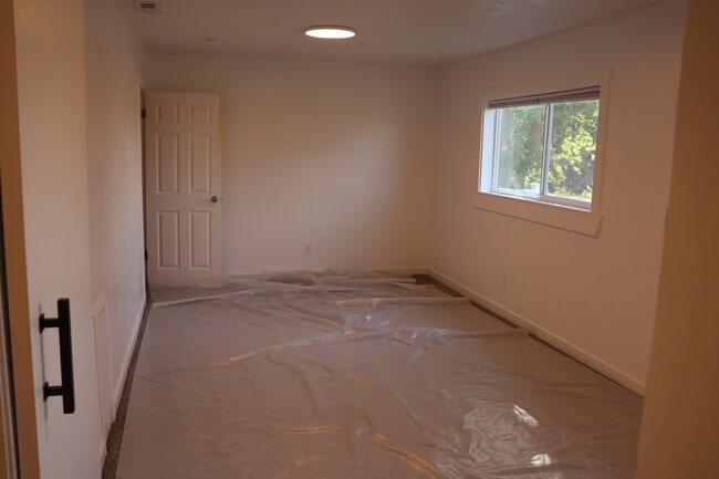 380 E 700 S in River Heights, UT - Foto de edificio - Building Photo