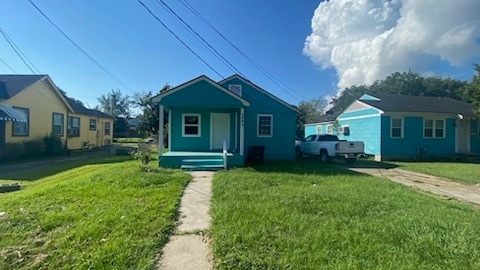 property at 3440 Hollywood St