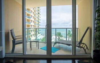 2501 S Ocean Dr, Unit 520 in Hollywood, FL - Building Photo - Building Photo