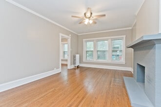 1019 Dempster St in Evanston, IL - Building Photo - Building Photo