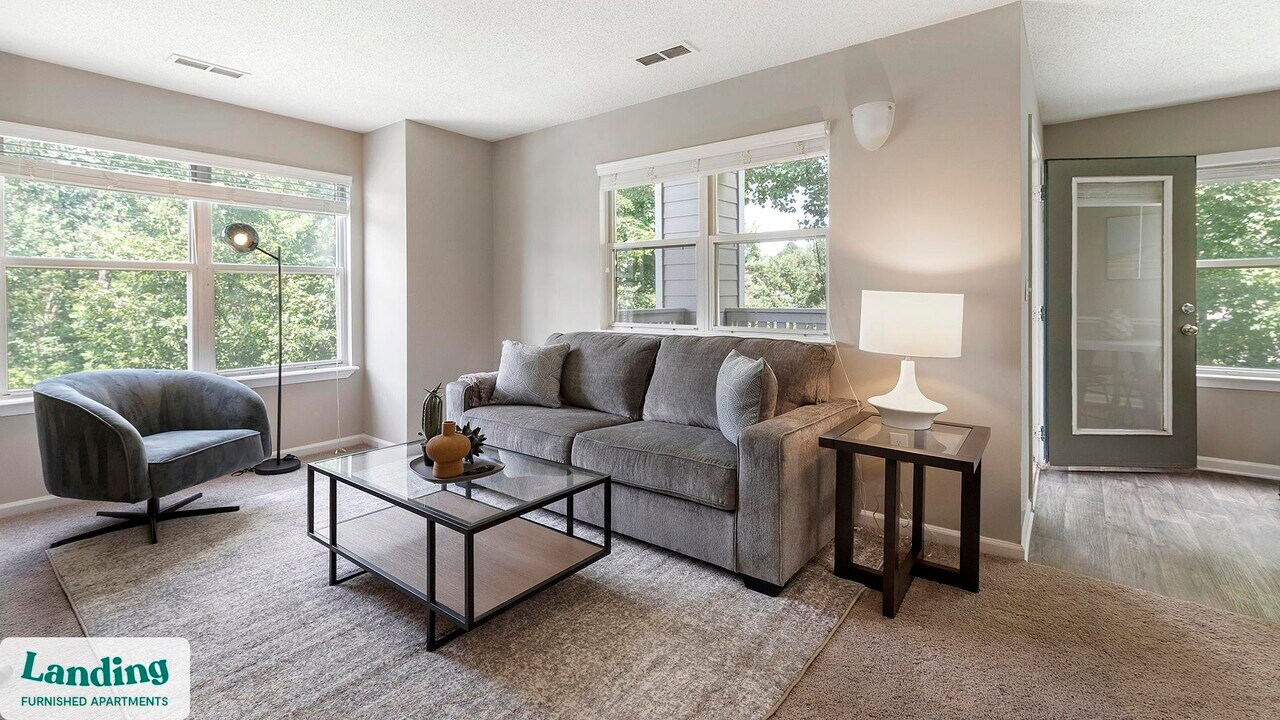 300 Long Shoals Rd in Asheville, NC - Building Photo