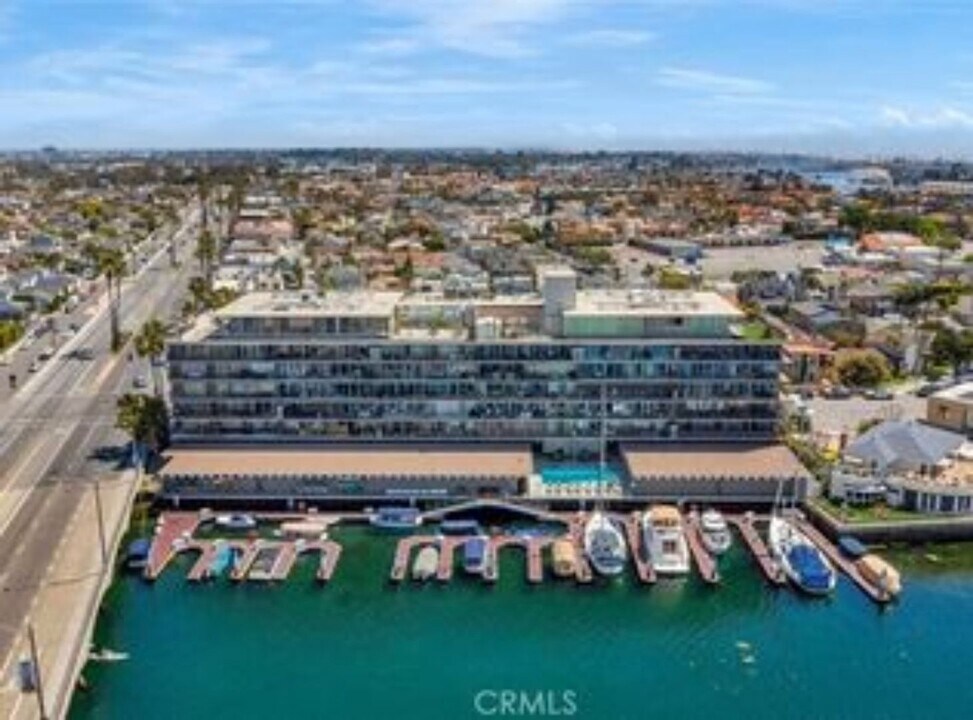 5400 E The Toledo in Long Beach, CA - Building Photo