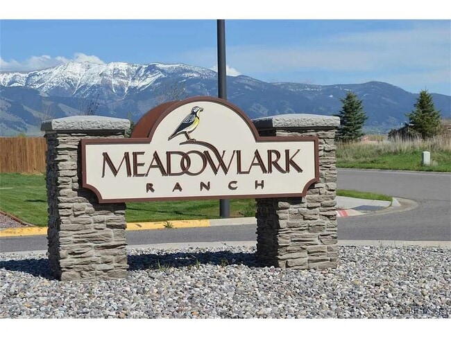 property at 906 Powers Blvd