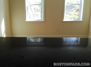 3 Chauncy St, Unit 12A in Cambridge, MA - Foto de edificio - Building Photo