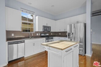 13020 Pacific Promenade in Los Angeles, CA - Building Photo - Building Photo