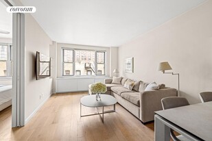 435 E 77th St in New York, NY - Building Photo