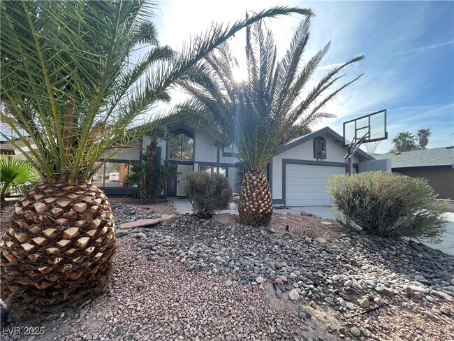 4570 Freshwater Dr in Las Vegas, NV - Building Photo - Building Photo