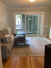 15 Radnor Rd, Unit 1 in Boston, MA - Foto de edificio - Building Photo
