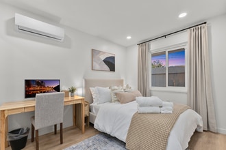 4442 Clairemont Dr in San Diego, CA - Building Photo - Building Photo