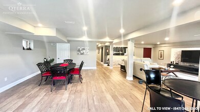 100 Coastline Dr in Brampton, ON - Building Photo - Building Photo