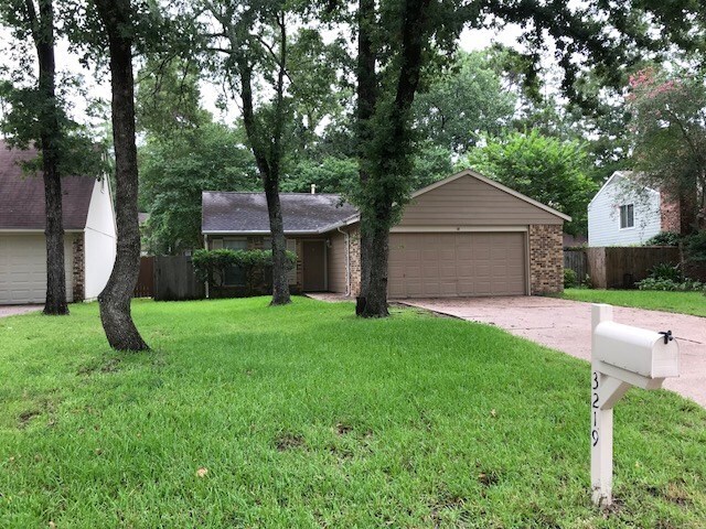 3219 Villagedale Dr in Humble, TX - Building Photo