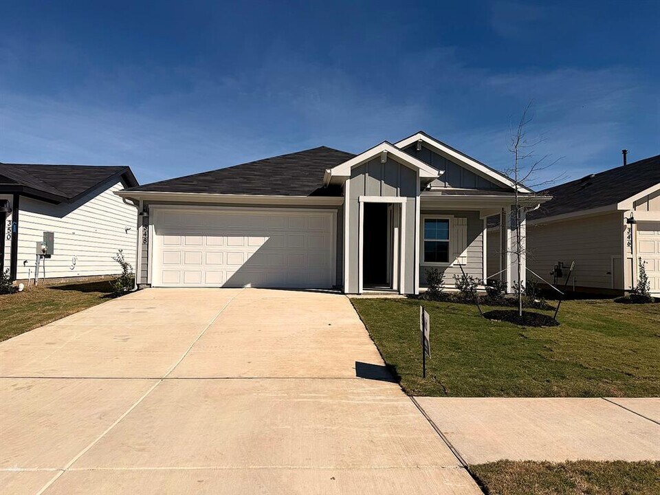 348 San Juan Trl in Bastrop, TX - Building Photo